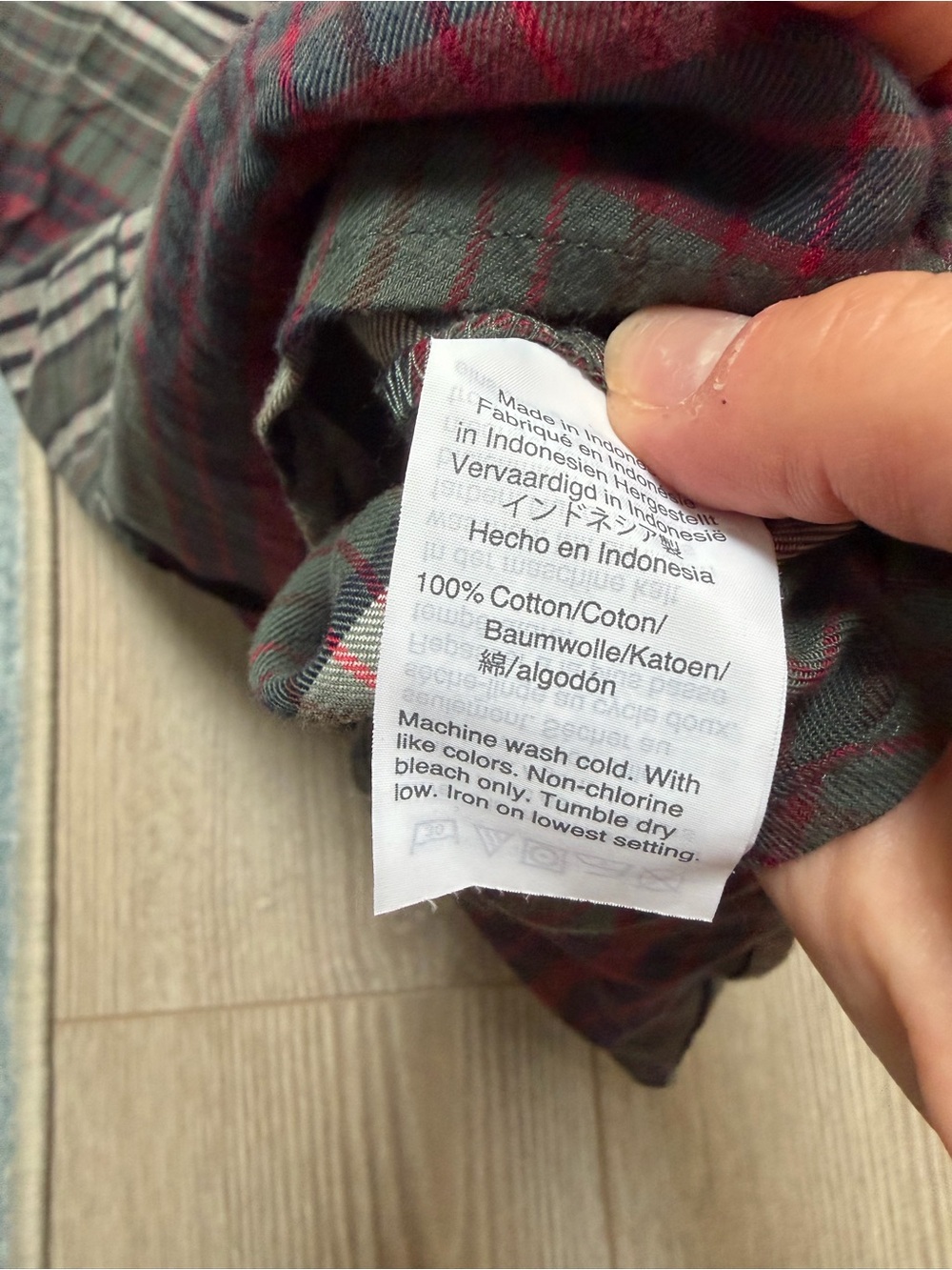 Madewell V-Neck Button-Down Shirt in Pineview Plaid flannel holiday fall winter - Picture 5 of 6